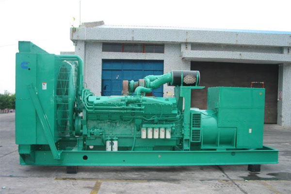 桐城工厂发电机应急发电时如何更准确地检查发电机状态？