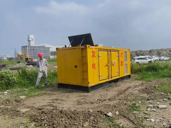 桐城200KW柴油发电机机组每小时的油耗量受哪些因素影响？