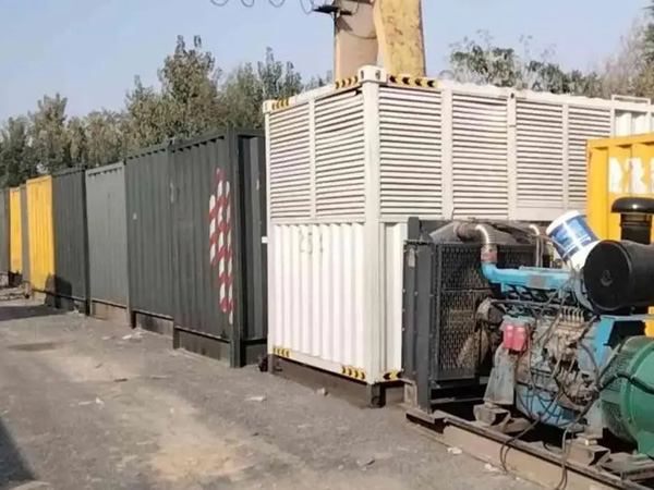 桐城200KW柴油发电机机组每小时油耗是多少？